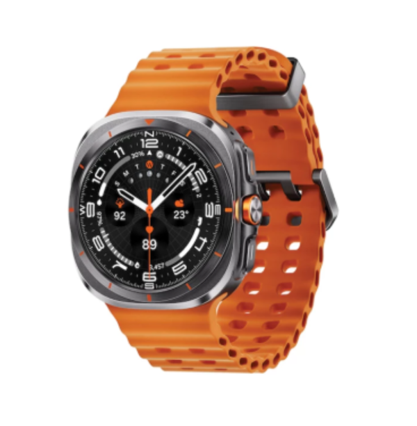 ساعت هوشمند سامسونگ مدل Galaxy Watch Ultra دارای قابلیت های کنترل موسیقی (Music Player)، قابلیت مکالمه از طریق بلوتوث، قابلیت تغییر طرح ساعت یا تم، صفحه همیشه روشن (Always-on Display)، پشتیبانی از دستیار صوتی بند سیلیکون
